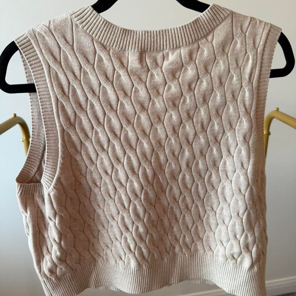 Marled Women's Cream Cable Knit Vest - Picture 2 of 4